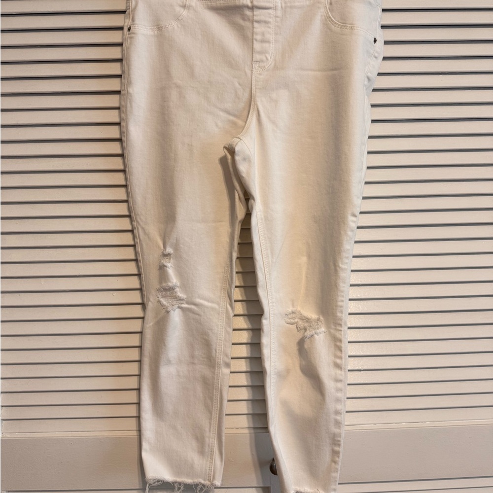 Women's White Distressed Skinny Jeans